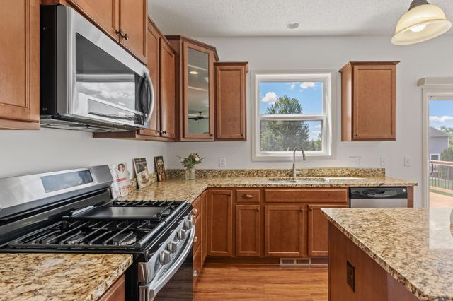 7739 60th Street S, Cottage Grove, MN 55016