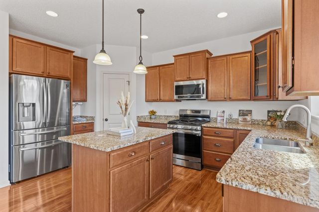 7739 60th Street S, Cottage Grove, MN 55016