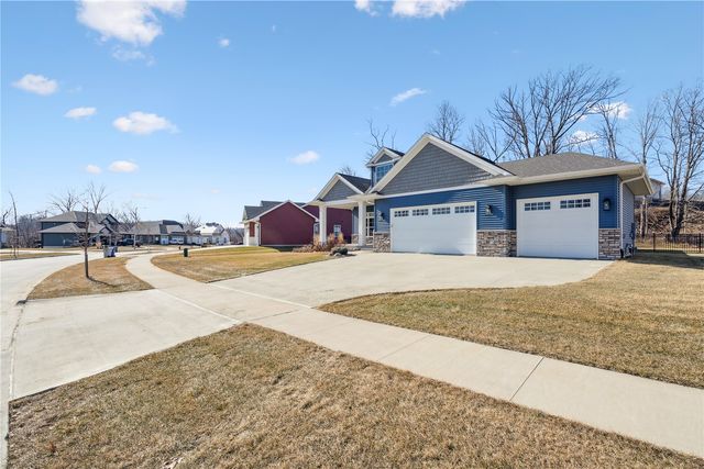 5608 Seminole Valley Trl NE, Cedar Rapids, IA 52411
