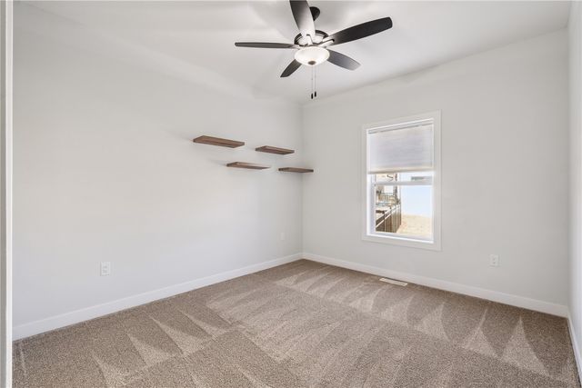 5608 Seminole Valley Trl NE, Cedar Rapids, IA 52411