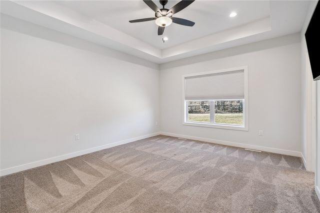 5608 Seminole Valley Trl NE, Cedar Rapids, IA 52411