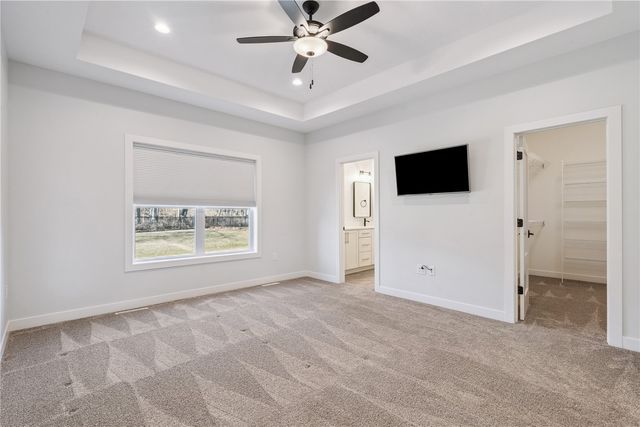 5608 Seminole Valley Trl NE, Cedar Rapids, IA 52411