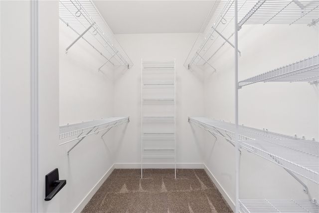 5608 Seminole Valley Trl NE, Cedar Rapids, IA 52411