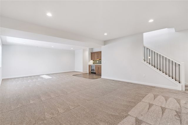 5608 Seminole Valley Trl NE, Cedar Rapids, IA 52411