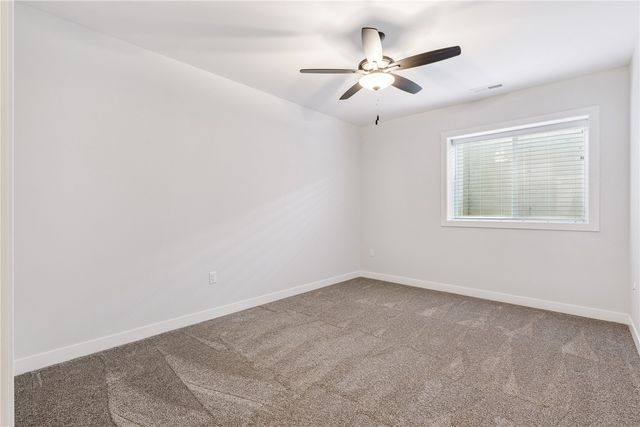 5608 Seminole Valley Trl NE, Cedar Rapids, IA 52411