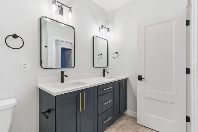 5608 Seminole Valley Trl NE, Cedar Rapids, IA 52411