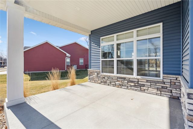 5608 Seminole Valley Trl NE, Cedar Rapids, IA 52411