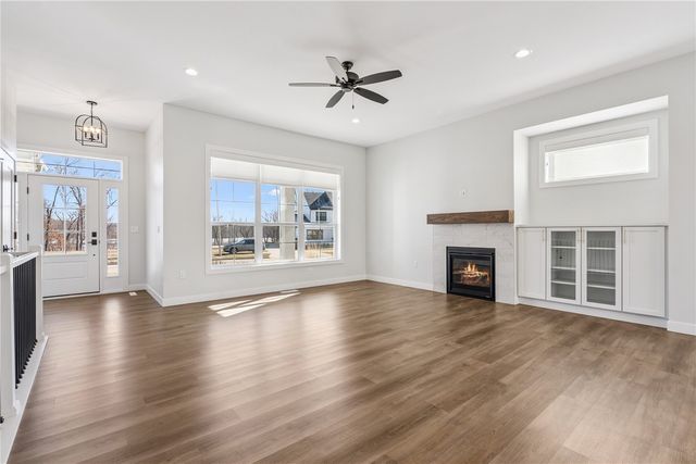 5608 Seminole Valley Trl NE, Cedar Rapids, IA 52411