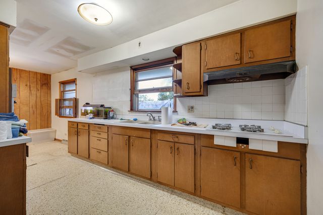 38W135 Mcdonald Road, Elgin, IL 60124