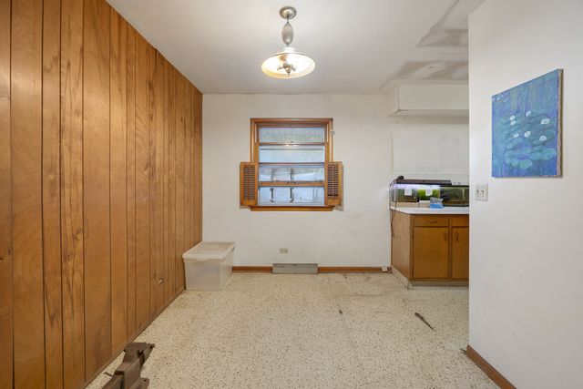 38W135 Mcdonald Road, Elgin, IL 60124