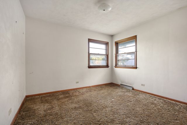 38W135 Mcdonald Road, Elgin, IL 60124