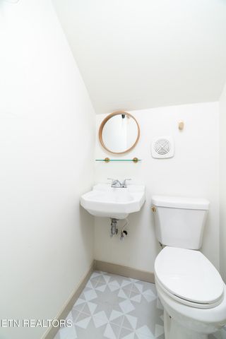 7724 Hodges Ferry Road, Knoxville, TN 37920