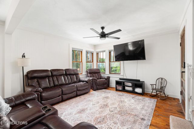 7724 Hodges Ferry Road, Knoxville, TN 37920