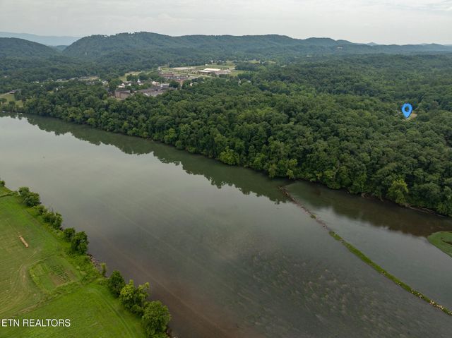 7724 Hodges Ferry Road, Knoxville, TN 37920