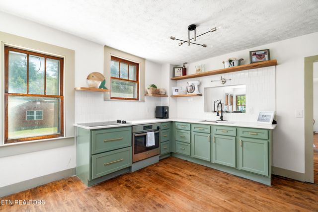 7724 Hodges Ferry Road, Knoxville, TN 37920