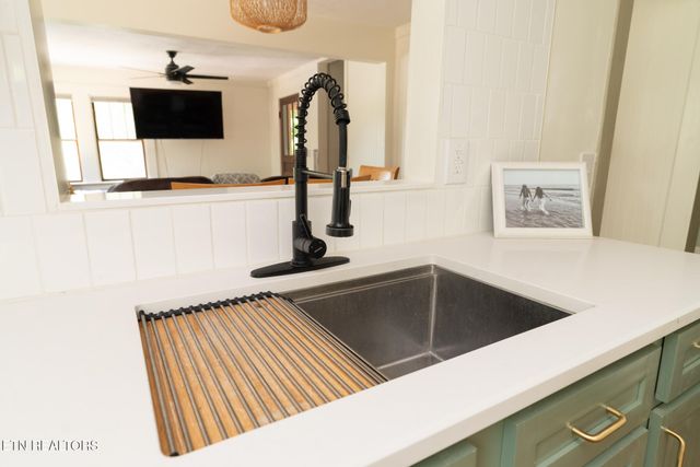 7724 Hodges Ferry Road, Knoxville, TN 37920