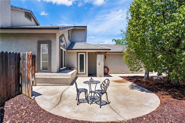 23839 Sweet Pea Court, Murrieta, CA 92562