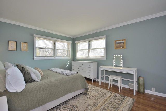 145 Lynnwood LANE, Brookfield, WI 53005