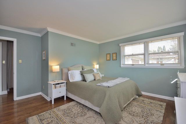 145 Lynnwood LANE, Brookfield, WI 53005