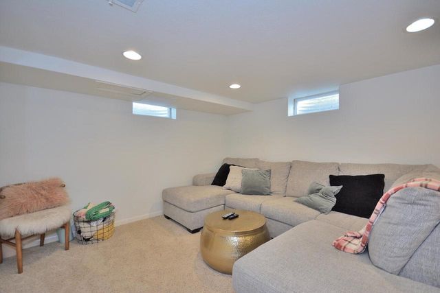 145 Lynnwood LANE, Brookfield, WI 53005