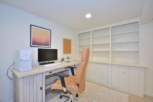 145 Lynnwood LANE, Brookfield, WI 53005