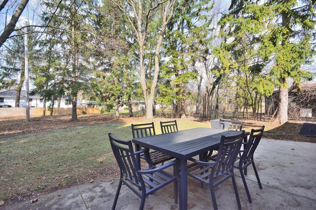 145 Lynnwood LANE, Brookfield, WI 53005