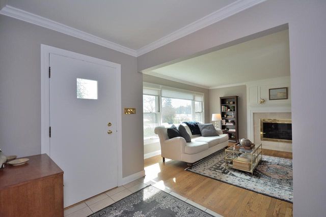 145 Lynnwood LANE, Brookfield, WI 53005