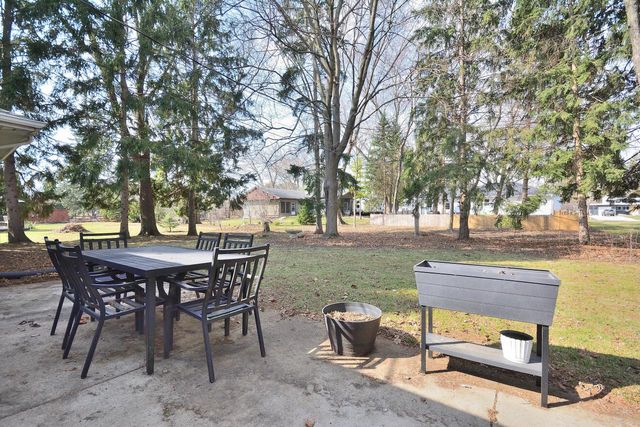 145 Lynnwood LANE, Brookfield, WI 53005