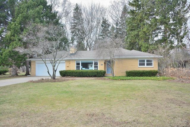 145 Lynnwood LANE, Brookfield, WI 53005