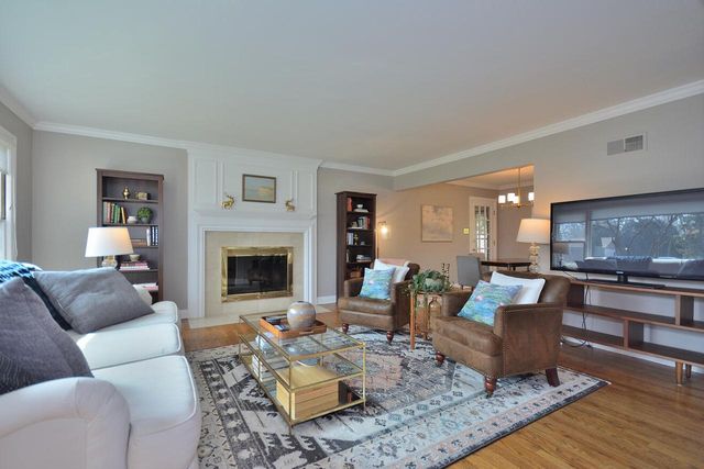 145 Lynnwood LANE, Brookfield, WI 53005