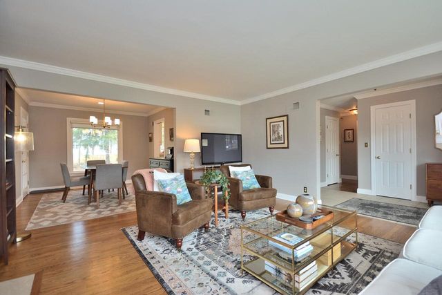 145 Lynnwood LANE, Brookfield, WI 53005