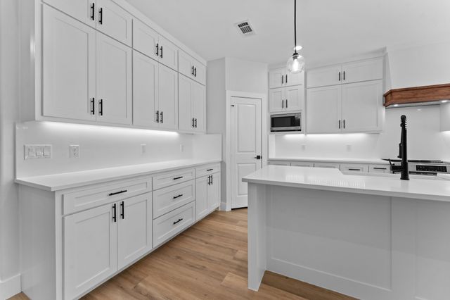 3825 Williamsburg Drive, Garland, TX 75043