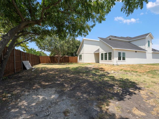 3825 Williamsburg Drive, Garland, TX 75043