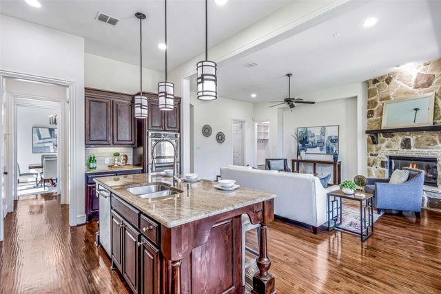 901 Clear Water Drive N, Allen, TX 75013