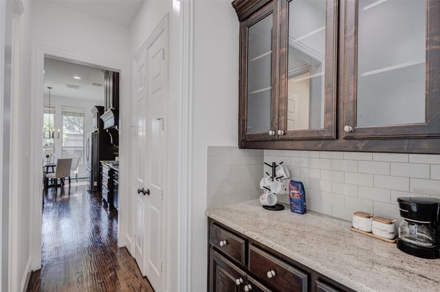 901 Clear Water Drive N, Allen, TX 75013