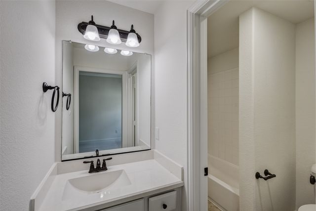 901 Clear Water Drive N, Allen, TX 75013