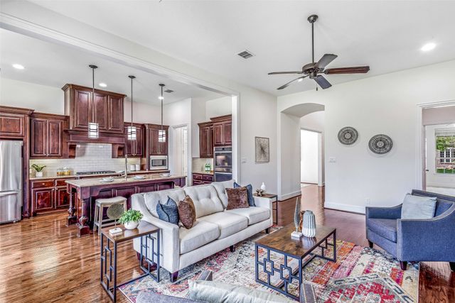 901 Clear Water Drive N, Allen, TX 75013