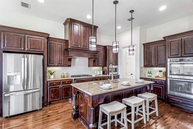 901 Clear Water Drive N, Allen, TX 75013