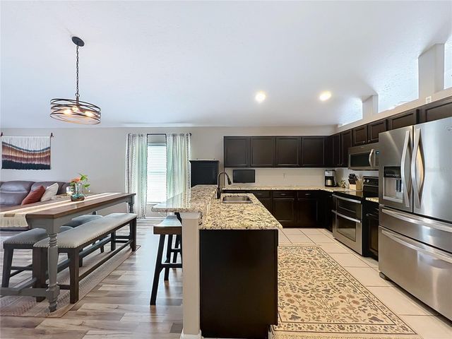 2886 SWEETSPIRE CIRCLE, Oviedo, FL 32766