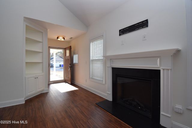 2401 Sawgrass Drive, Winterville, NC 28590