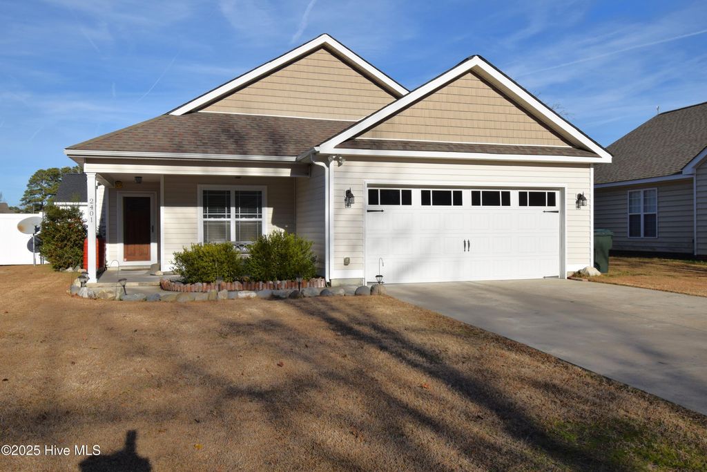 2401 Sawgrass Drive, Winterville, NC 28590