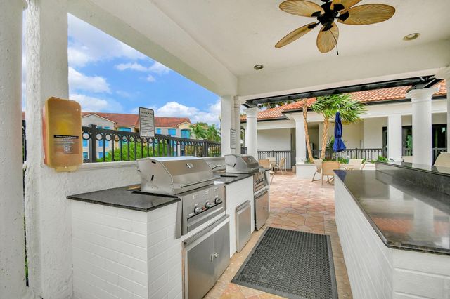 703 VILLA Circle 703, Boynton Beach, FL 33435