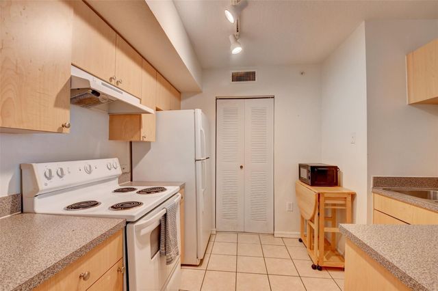 703 VILLA Circle 703, Boynton Beach, FL 33435