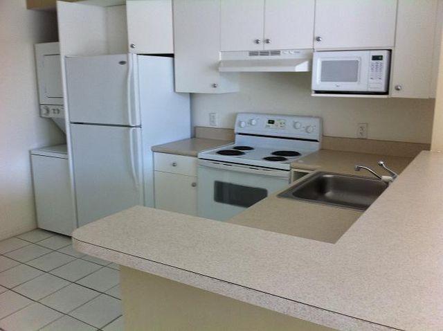 5085 NW 7th Street 1411, Miami, FL 33126