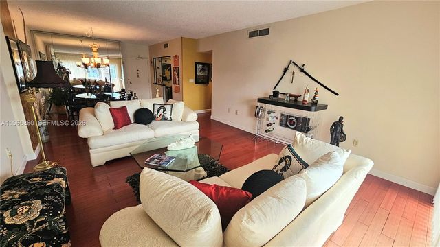 1985 S Ocean Dr 10J, Hallandale Beach, FL 33009