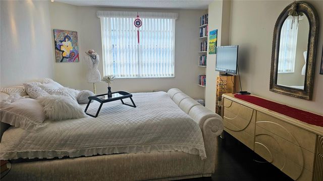 1985 S Ocean Dr 10J, Hallandale Beach, FL 33009