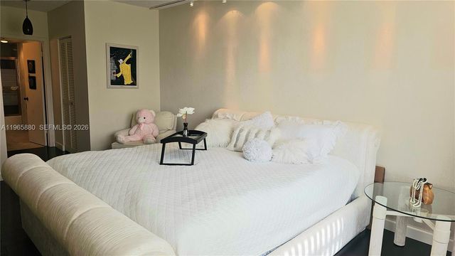 1985 S Ocean Dr 10J, Hallandale Beach, FL 33009