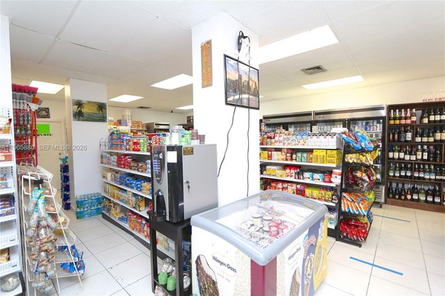 1985 S Ocean Dr 10J, Hallandale Beach, FL 33009