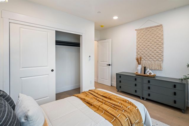 846 Adams St, Albany, CA 94706