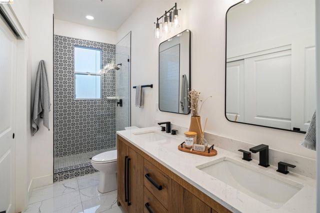 846 Adams St, Albany, CA 94706